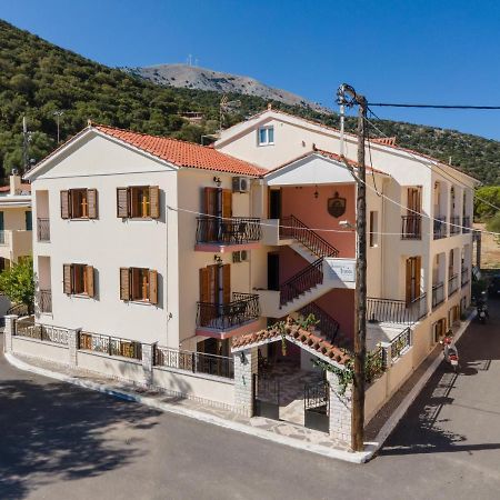 Alexatos Studios & Apartments Agia Efimia Eksteriør billede