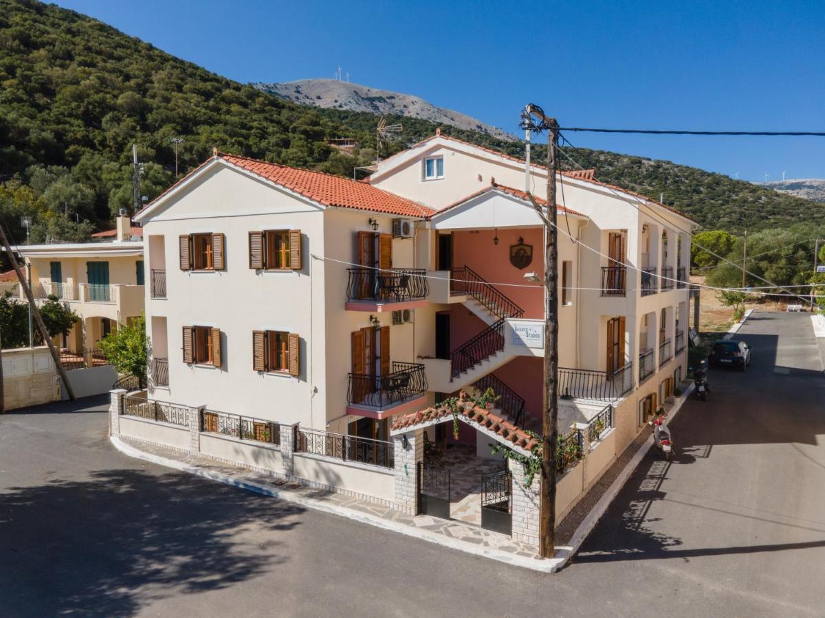 Alexatos Studios & Apartments Agia Efimia Eksteriør billede