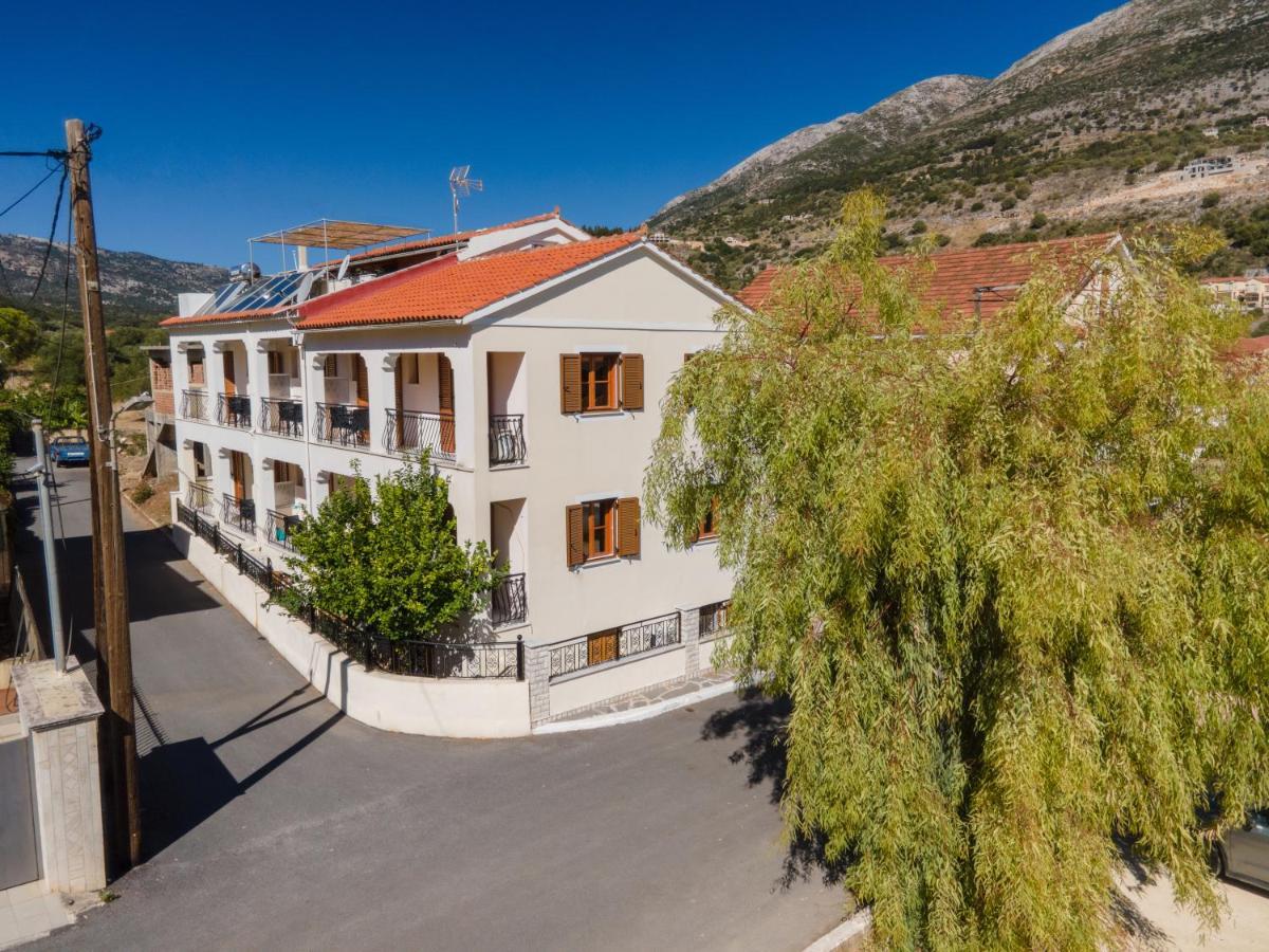 Alexatos Studios & Apartments Agia Efimia Eksteriør billede