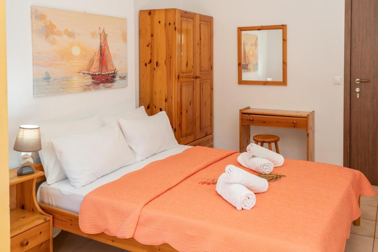 Alexatos Studios & Apartments Agia Efimia Eksteriør billede