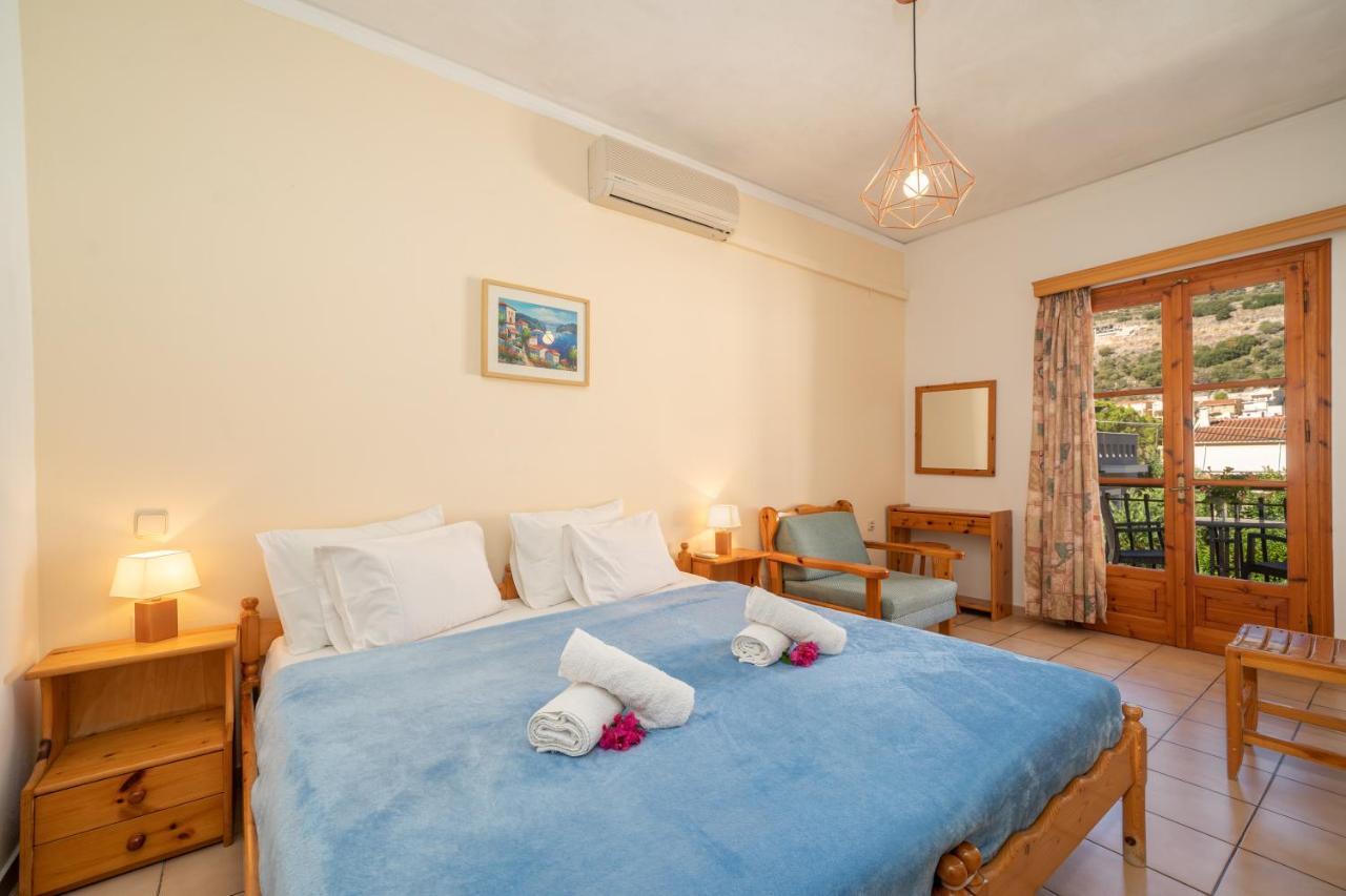 Alexatos Studios & Apartments Agia Efimia Eksteriør billede