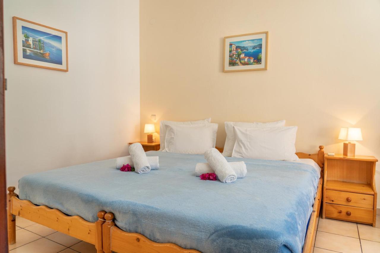 Alexatos Studios & Apartments Agia Efimia Eksteriør billede