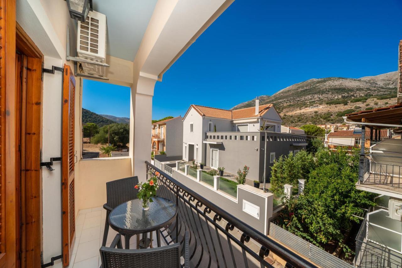 Alexatos Studios & Apartments Agia Efimia Eksteriør billede