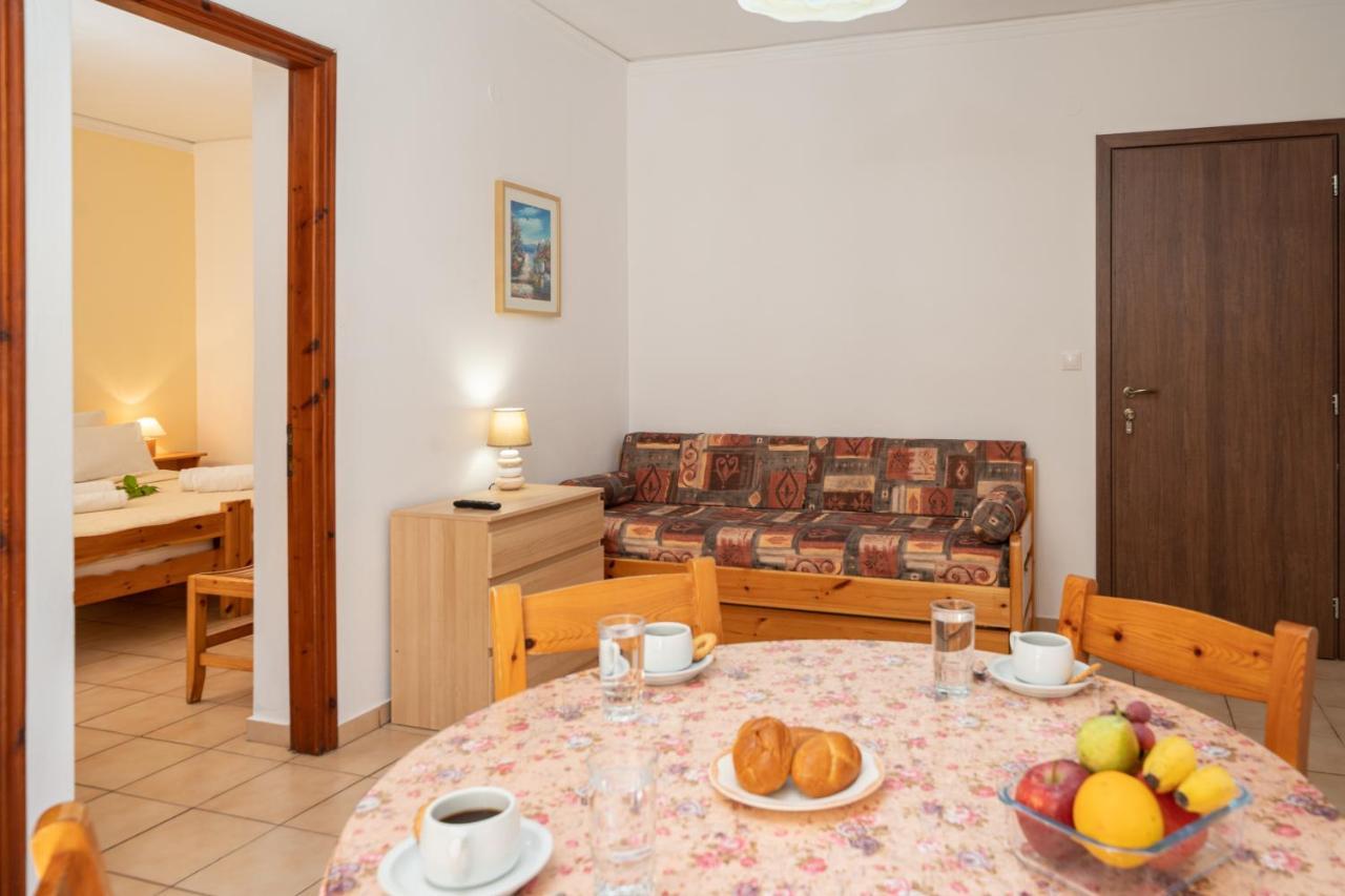 Alexatos Studios & Apartments Agia Efimia Eksteriør billede