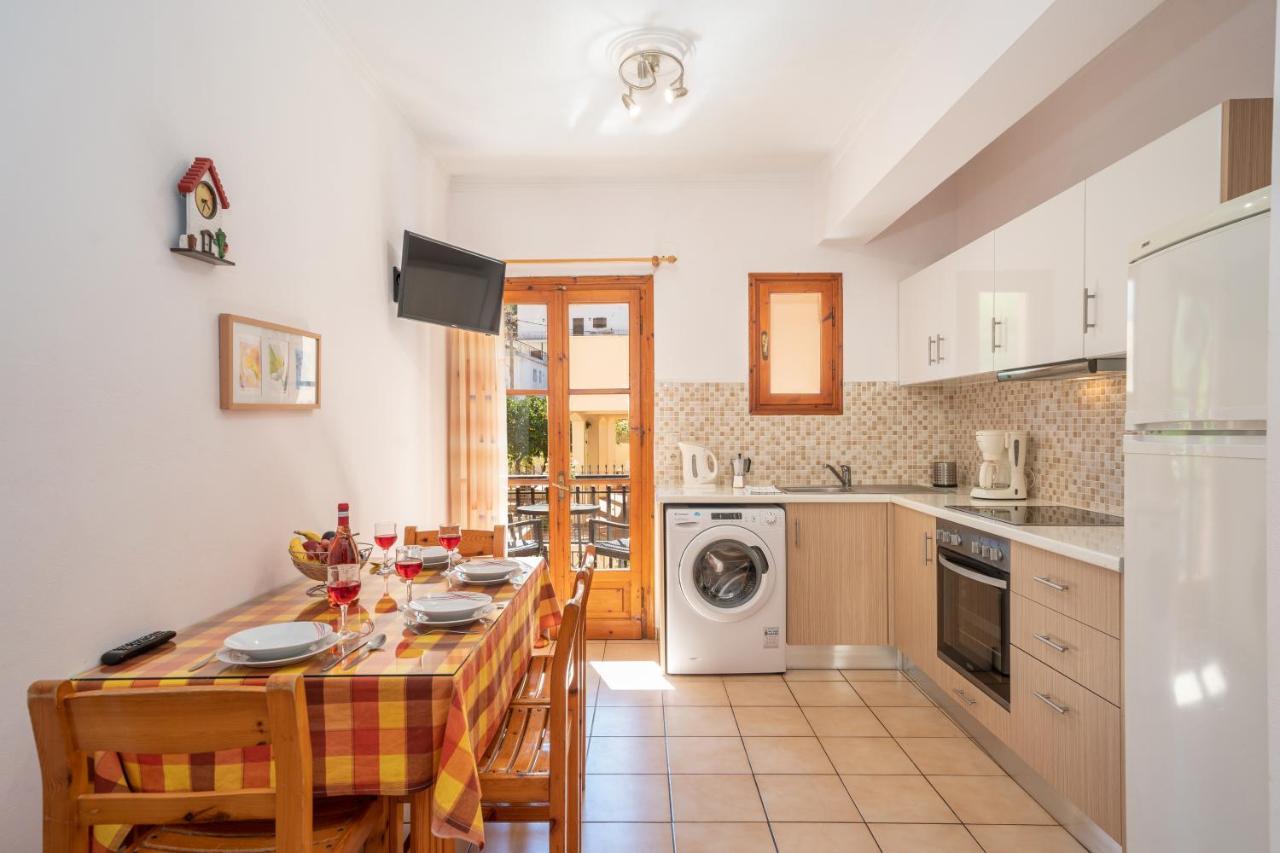 Alexatos Studios & Apartments Agia Efimia Eksteriør billede