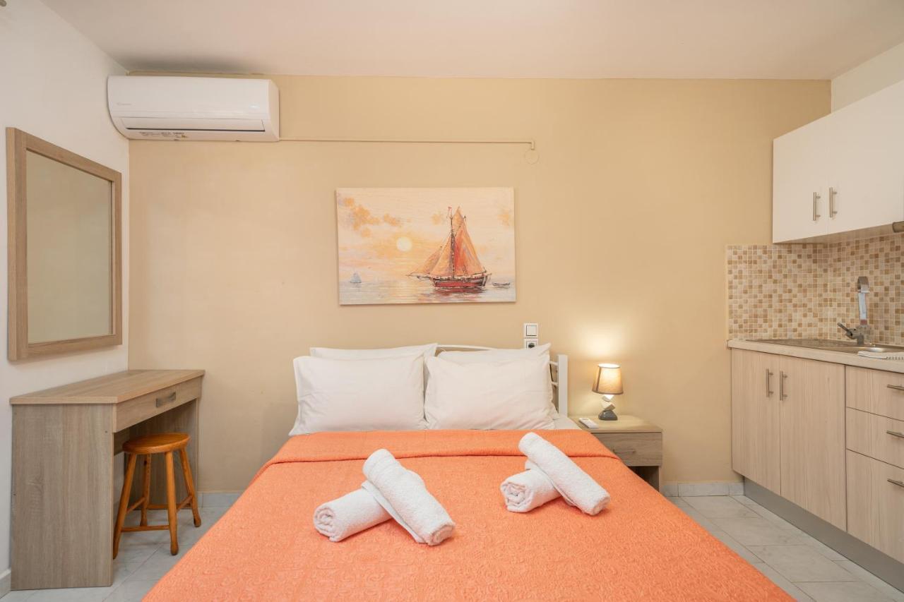 Alexatos Studios & Apartments Agia Efimia Eksteriør billede