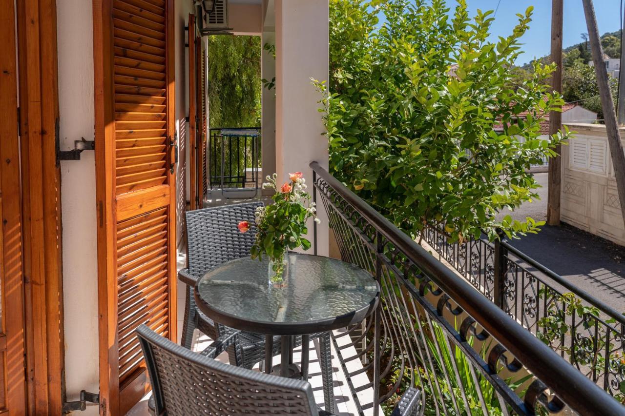 Alexatos Studios & Apartments Agia Efimia Eksteriør billede