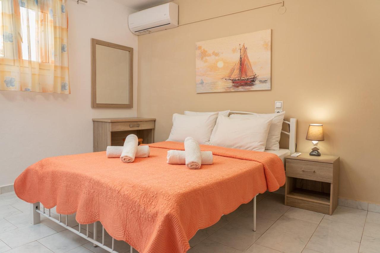 Alexatos Studios & Apartments Agia Efimia Eksteriør billede